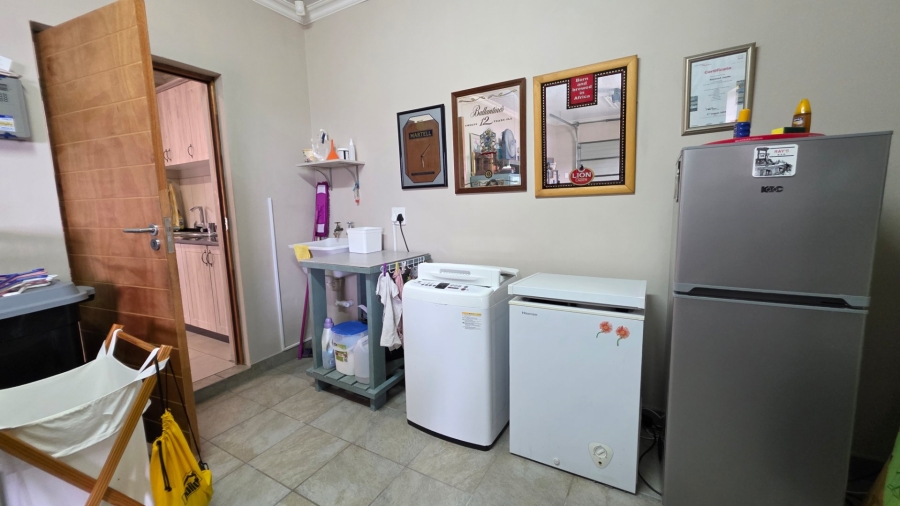 2 Bedroom Property for Sale in Dana Bay Western Cape